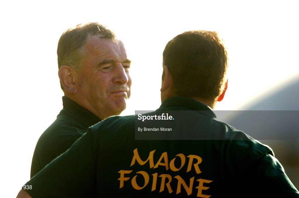 17 July 2004; Mike McNamara, Offaly manager, left,  in conversation with Offaly team steward Michael Duignan. Guinness Senior Hurling Championship Qualifier, Round 3, Clare v Offaly, Gaelic Grounds, Limerick. Picture credit; Brendan Moran / SPORTSFILE