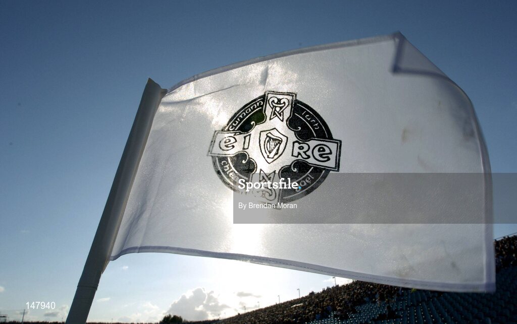 17 July 2004; A sideline flag flutters in the wind during the game. Guinness Senior Hurling Championship Qualifier, Round 3, Clare v Offaly, Gaelic Grounds, Limerick. Picture credit; Brendan Moran / SPORTSFILE