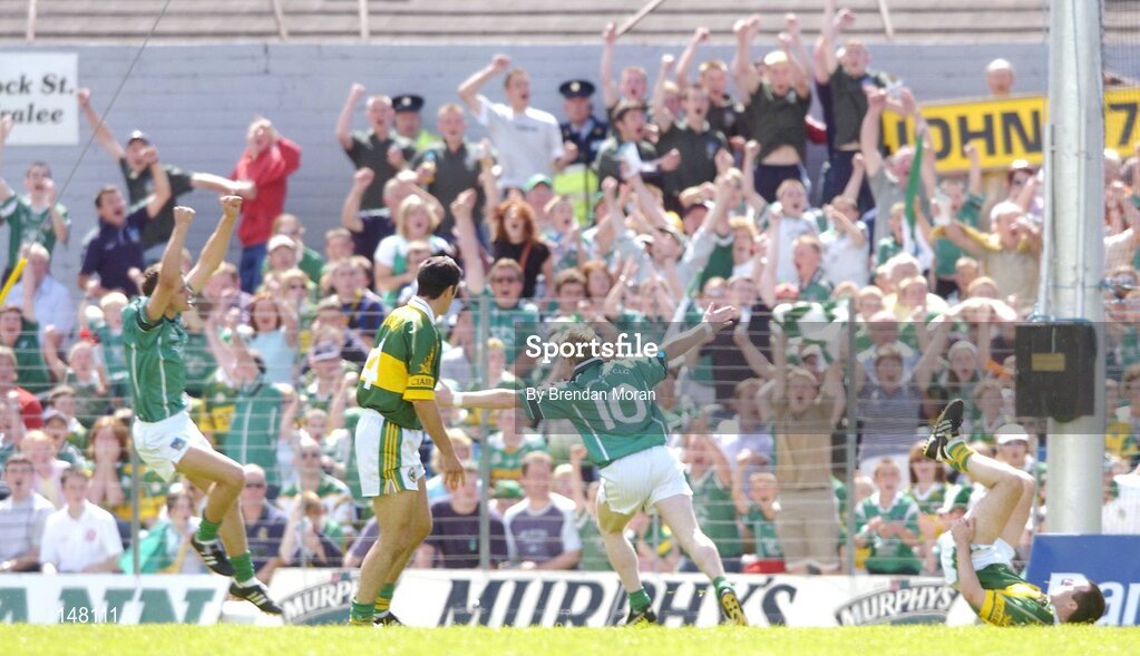 18 July 2004; Stephen Kelly (10), Limerick, celebrates scoring his sides first goal after 10 seconds. Bank of Ireland Munster Senior Football Championship Final Replay, Kerry v Limerick, Fitzgerald Stadium, Killarney, Co. Kerry. Picture credit; Brendan Moran / SPORTSFILE