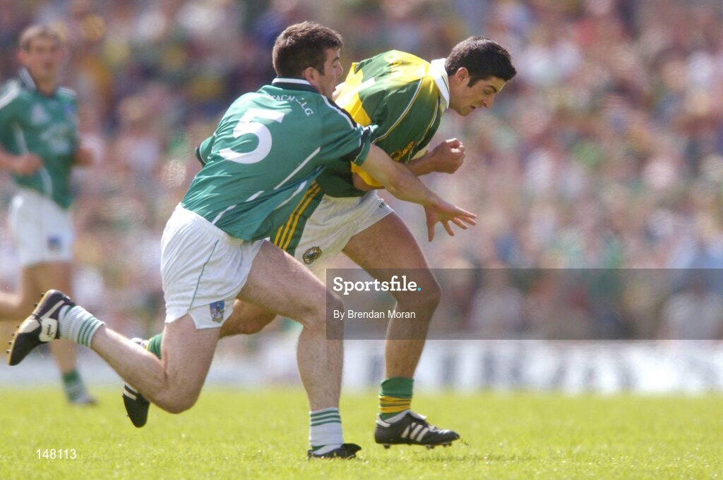 18 July 2004; Aidan O'Mahony, Kerry, in action against Conor Mullane, Limerick. Bank of Ireland Munster Senior Football Championship Final Replay, Kerry v Limerick, Fitzgerald Stadium, Killarney, Co. Kerry. Picture credit; Brendan Moran / SPORTSFILE