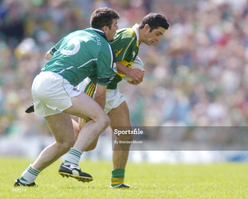 18 July 2004; Aidan O'Mahony, Kerry, in action against Conor Mullane, Limerick. Bank of Ireland Munster Senior Football Championship Final Replay, Kerry v Limerick, Fitzgerald Stadium, Killarney, Co. Kerry. Picture credit; Brendan Moran / SPORTSFILE