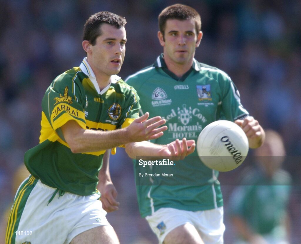 18 July 2004; Tom O'Sullivan, Kerry, in action against John Gardiner, Limerick. Bank of Ireland Munster Senior Football Championship Final Replay, Kerry v Limerick, Fitzgerald Stadium, Killarney, Co. Kerry. Picture credit; Brendan Moran / SPORTSFILE