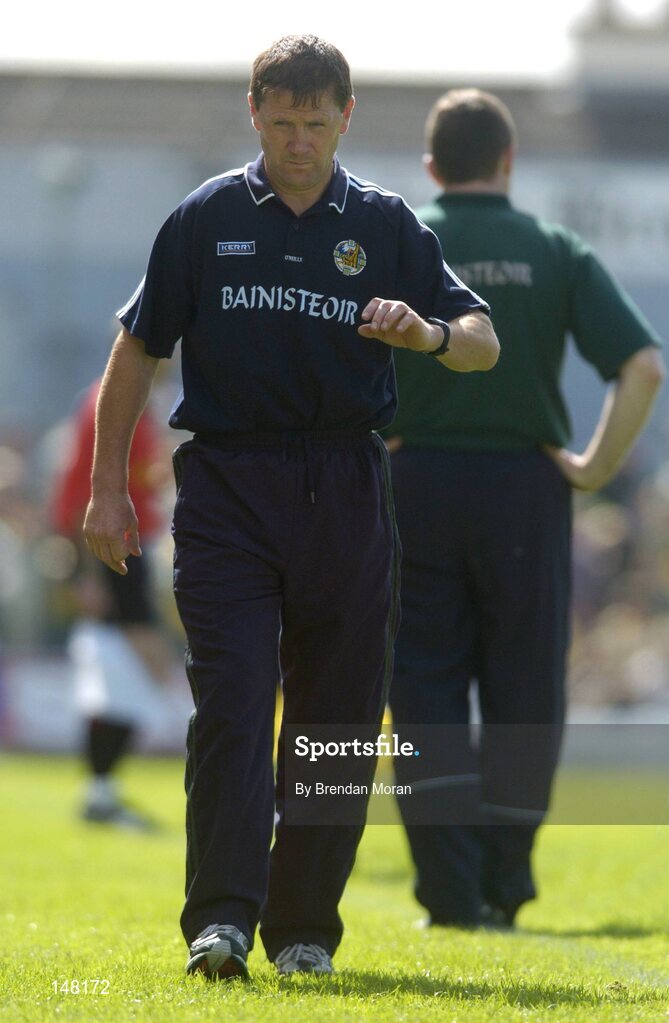 18 July 2004; Kerry manager Jack O'Connor walks past Limerick manager Liam Kearns. Bank of Ireland Munster Senior Football Championship Final Replay, Kerry v Limerick, Fitzgerald Stadium, Killarney, Co. Kerry. Picture credit; Brendan Moran / SPORTSFILE