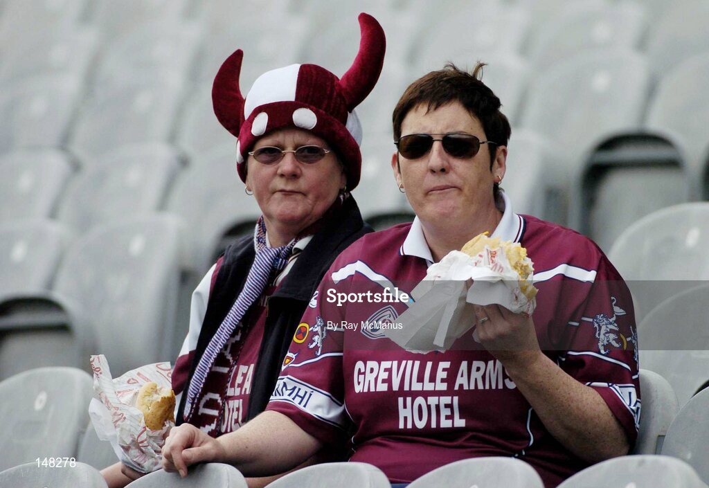 24 July 2004; Westmeath fans Mary Bouabbse, left, Catletowngeoghan, and Mary Durkan, Ballinagore, enjoy a spot of lunch before the game. Bank of Ireland Leinster Senior Football Championship Final Replay, Westmeath v Laois, Croke Park, Dublin. Picture credit; Ray McManus / SPORTSFILE