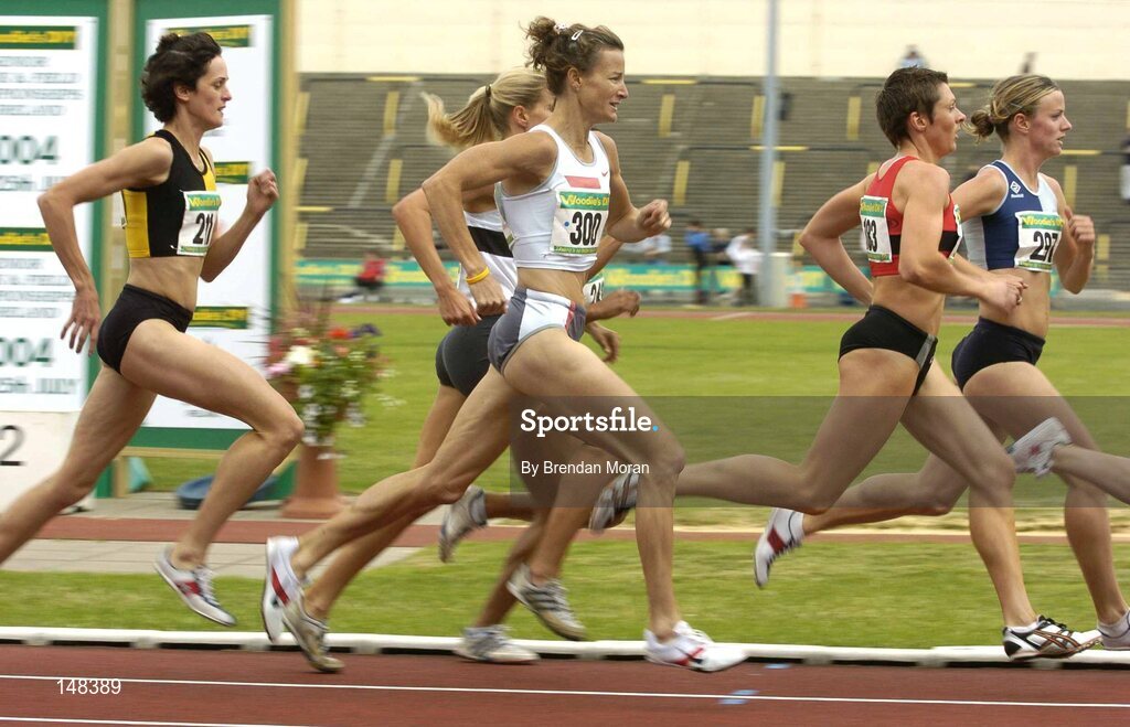 25 July 2004; Sonia O'Sullivan (300), Ballymore Cobh AC, races alongside eventual winner Freda Davoren (183), second placed Roisin McGettigan (297), Jolene Byrne (hidden) and Sinead Delahunty (211) in the Women's 1500m Final. AAI Senior Track and Field Championships, Morton Stadium, Santry, Dublin. Picture credit; Brendan Moran / SPORTSFILE