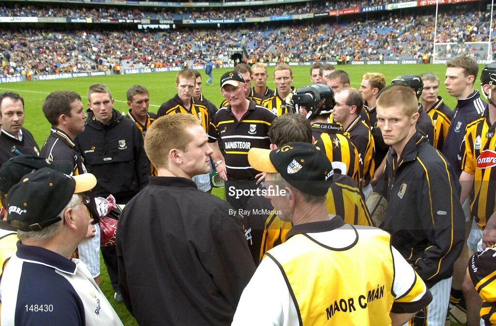 25 July 2004; The Kilkenny manager Brian Cody, centre, and team await an announcemet as to whether there would be extra time or not. Guinness All-Ireland Senior Hurling Championship, Quarter Final, Clare v Kilkenny, Croke Park, Dublin. Picture credit; Ray McManus / SPORTSFILE
