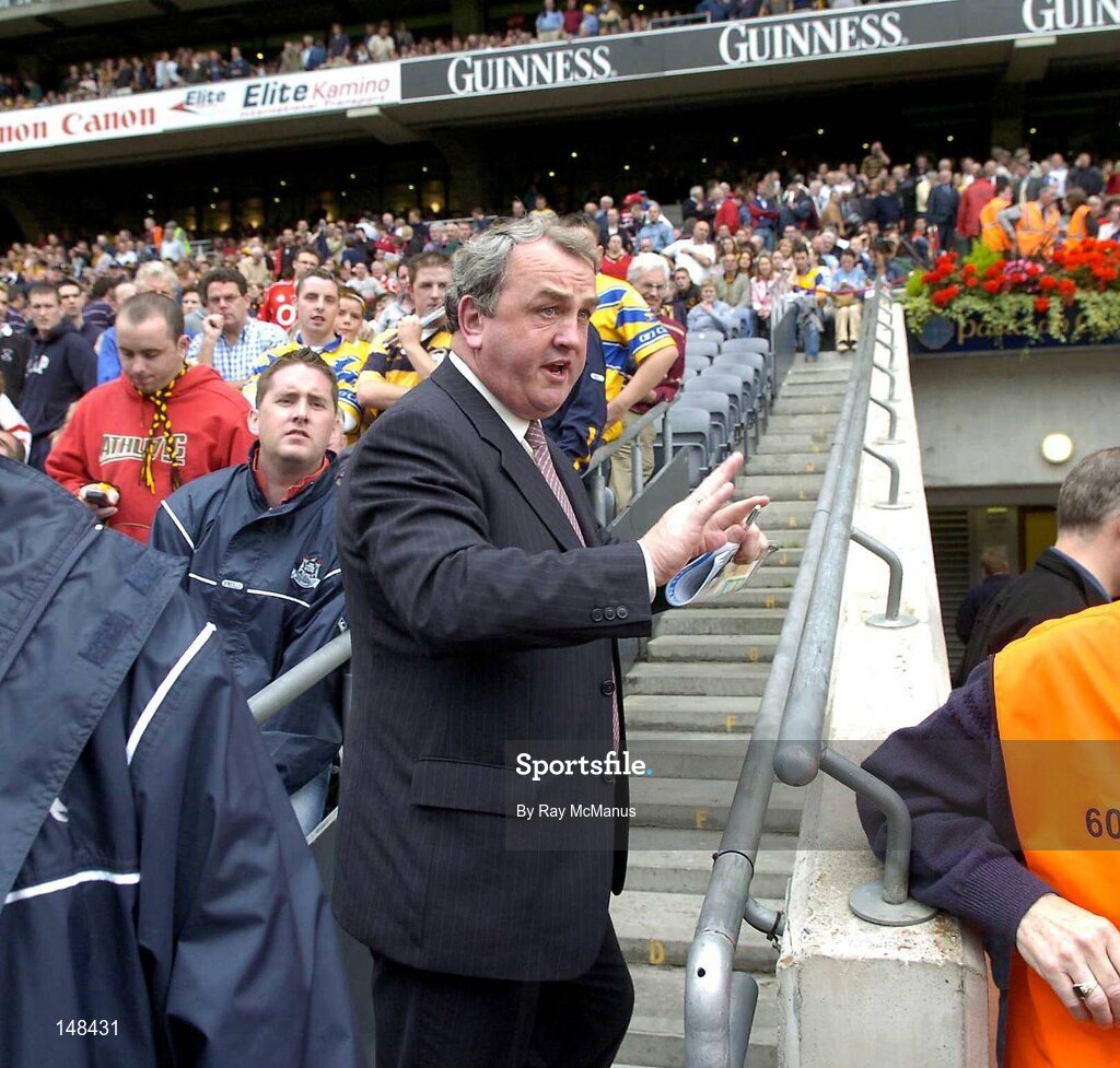25 July 2004; Leinster Council Chairman Nickey Brennan indicates that there would be no extra time. Guinness All-Ireland Senior Hurling Championship, Quarter Final, Clare v Kilkenny, Croke Park, Dublin. Picture credit; Ray McManus / SPORTSFILE