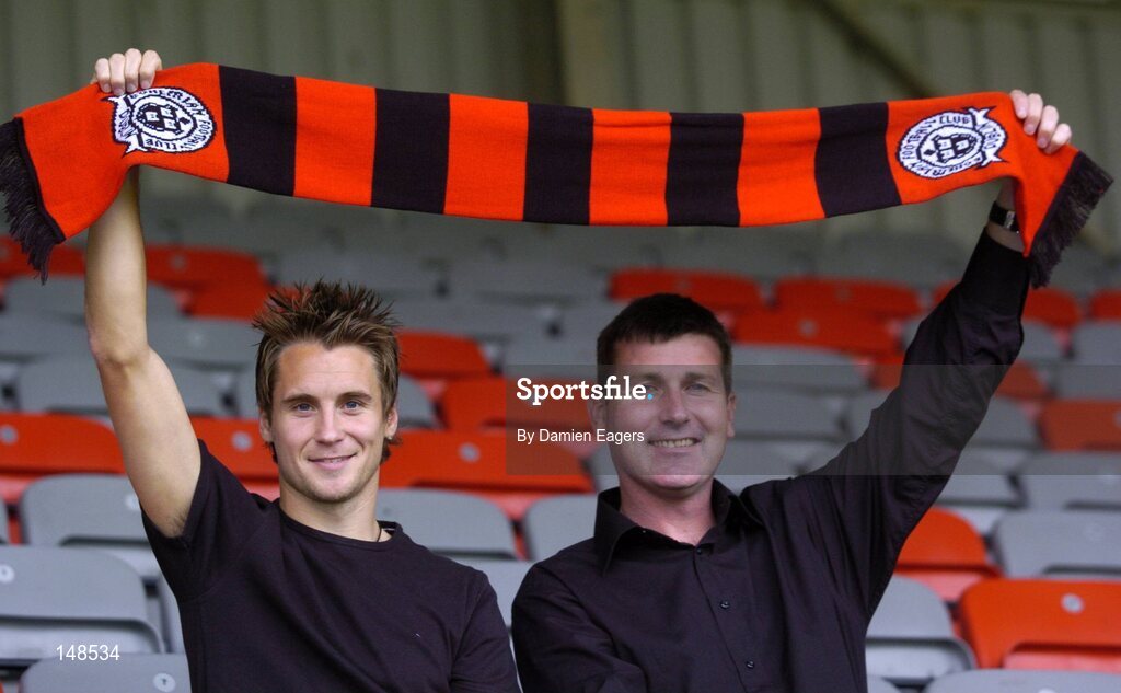26 July 2004; Bohemians captain Kevin Hunt, left with manager Stephen Kenny ahead of their UEFA Cup Qualifying Round 2nd Leg against Levadia Tallinn, Dalymount Park. Dublin. Picture credit; Damien Eagers / SPORTSFILE