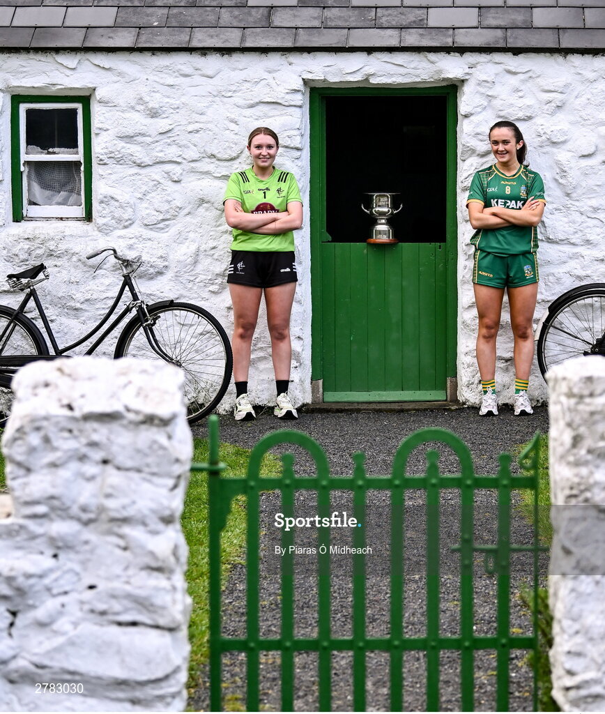 9 April 2024; Leinster LGFA Minor A finalists Sophie Knightly of Kildare and Kerrie Cole of Meath at the Leinster LGFA Minor Captains’ evening at Dún na Sí Park in Moate, Westmeath, ahead of the upcoming 2024 Leinster LGFA Minor Championship Finals. Photo by Piaras Ó Mídheach/Sportsfile