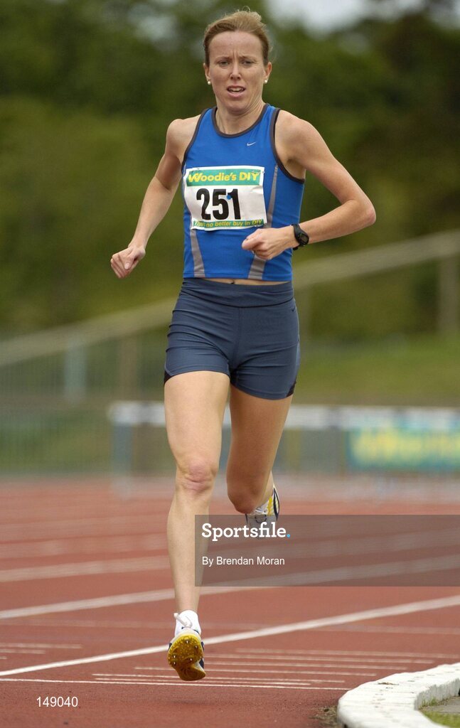 25 July 2004; Una English, Dublin City Harriers AC, in action during the Women's 5000m Final. AAI Senior Track and Field Championships, Morton Stadium, Santry, Dublin. Picture credit; Brendan Moran / SPORTSFILE