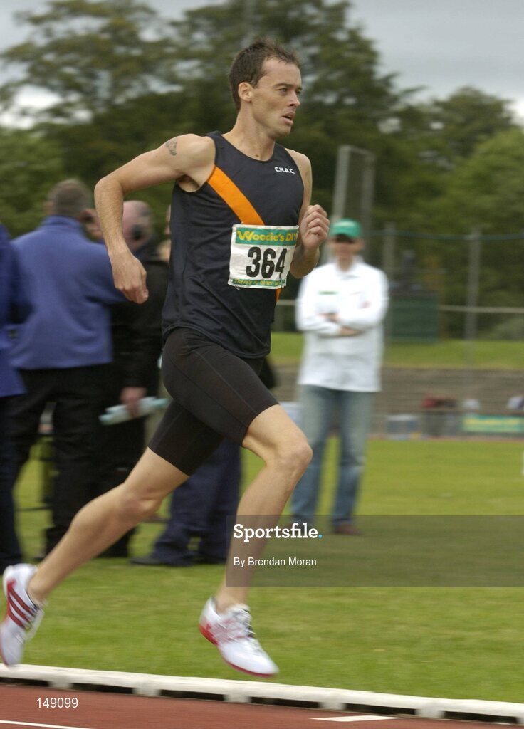 25 July 2004; Alastair Cragg (364), Clonliffe Harriers AC, on his way to victory in the Men's 1500m Final. AAI Senior Track and Field Championships, Morton Stadium, Santry, Dublin. Picture credit; Brendan Moran / SPORTSFILE