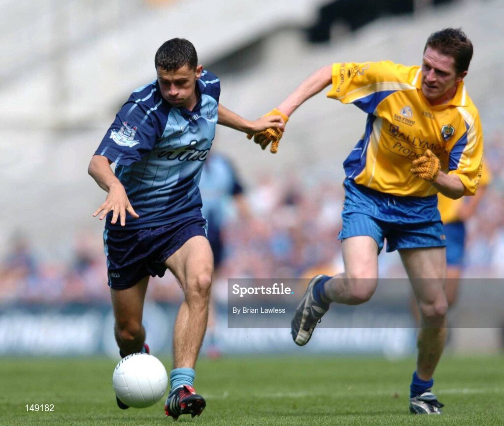 1 August 2004; Alan Brogan, Dublin, in action against John Tiernan, Roscommon. Bank of Ireland All-Ireland Football Championship, Round 4, Dublin v Roscommon, Croke Park, Dublin. Picture credit; Brian Lawless / SPORTSFILE