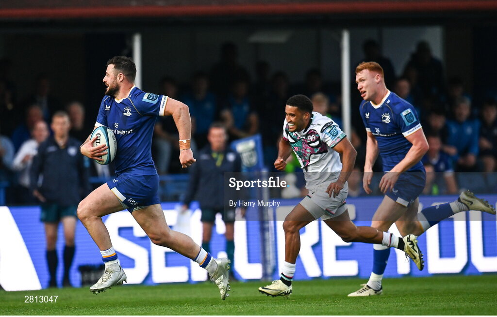 11 May 2024; Robbie Henshaw of Leinster makes a break during the United Rugby Championship match between Leinster and Ospreys at the RDS Arena in Dublin. Photo by Harry Murphy/Sportsfile