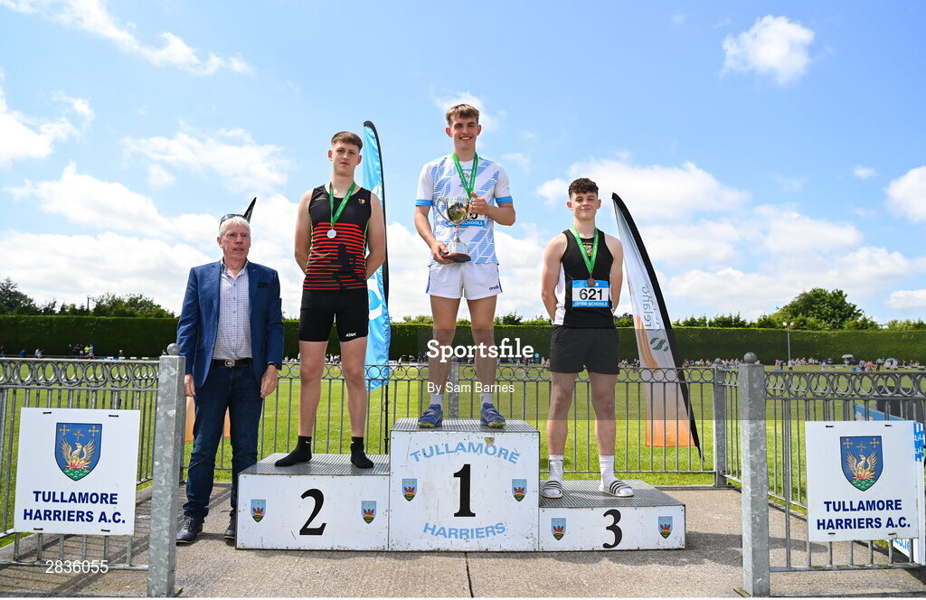 1 June 2024; President of the Irish Schools Athletic Association Billy Delaney, left, with Inter boys pole vault medallists, Michael Kent of Good Counsel College New Ross, Wexford, gold, Jamie Hyland of CBS Carlow, silver, and Oscar Naughton of PBC Cork, bronze, during day two of the 123.ie All-Ireland Schools’ Track and Field Championships at Tullamore Harriers Athletics Club in Offaly. Photo by Sam Barnes/Sportsfile