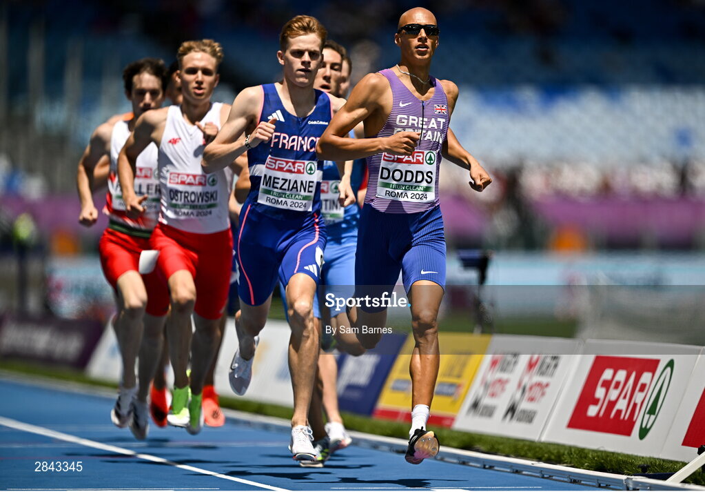 7 June 2024; Callum Dodds of Great Britain, right, and Yanis Meziane of France compete in the Men's 800m heats during day one of the 2024 European Athletics Championships at the Stadio Olimpico in Rome, Italy. Photo by Sam Barnes/Sportsfile