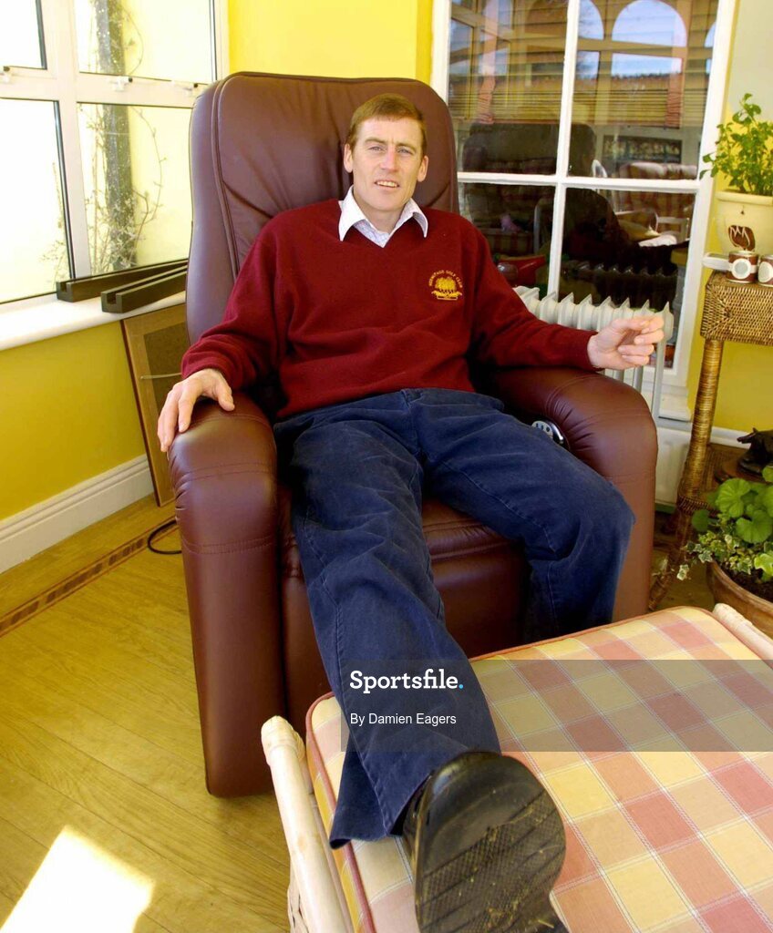 22 March 2004; Jockey Johnny Murtagh pictured at his home, Coolaghknock Glebe, Co. Kildare. Picture credit; Damien Eagers / SPORTSFILE *EDI*