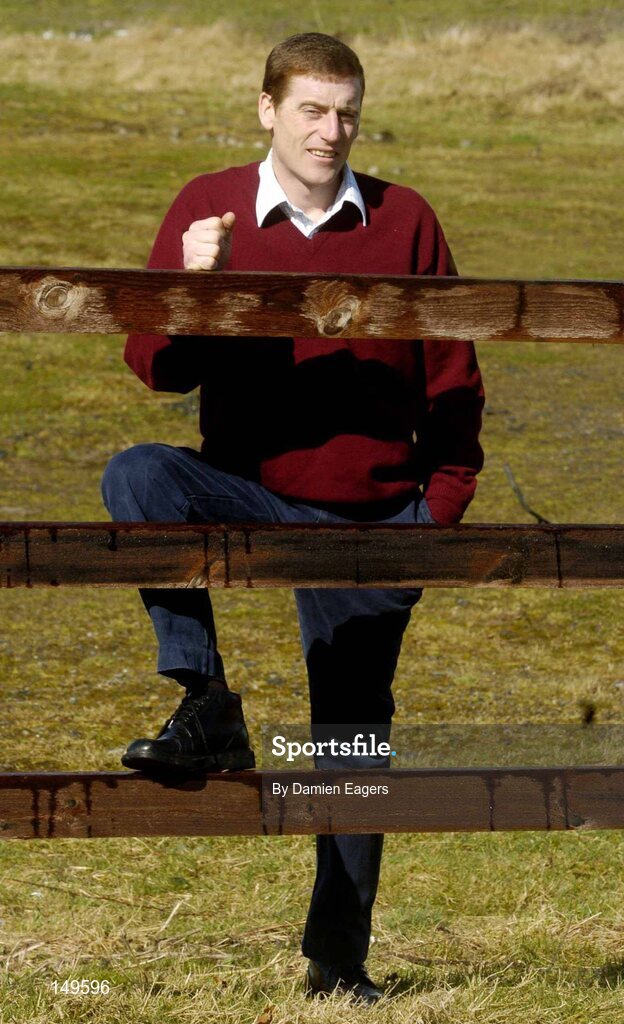 22 March 2004; Jockey Johnny Murtagh pictured at his home, Coolaghknock Glebe, Co. Kildare. Picture credit; Damien Eagers / SPORTSFILE