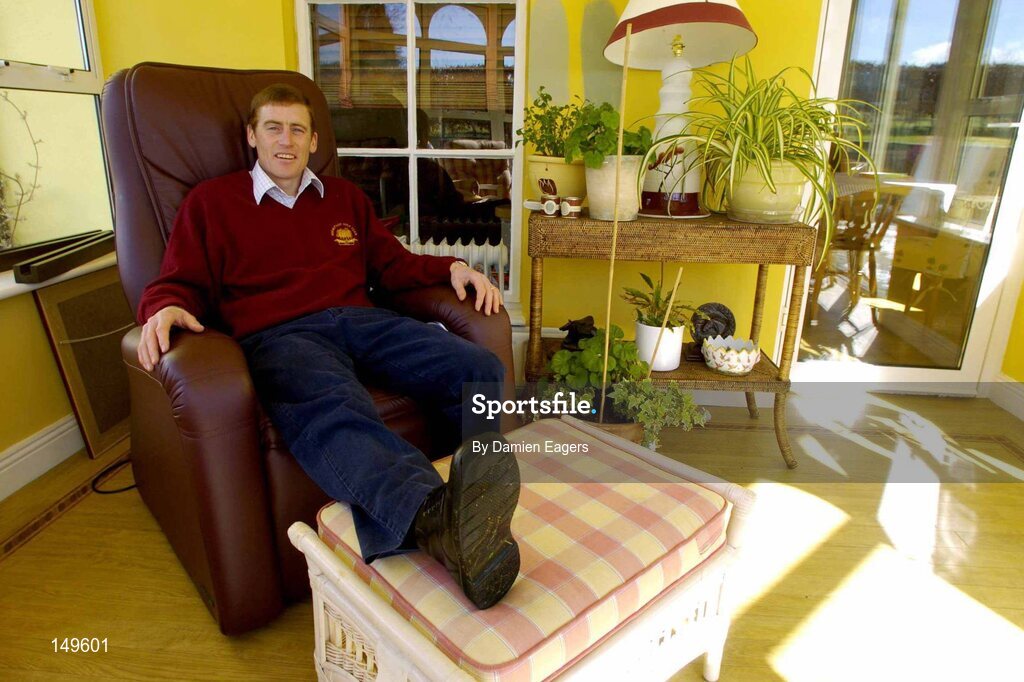 22 March 2004; Jockey Johnny Murtagh pictured at his home, Coolaghknock Glebe, Co. Kildare. Picture credit; Damien Eagers / SPORTSFILE *EDI*