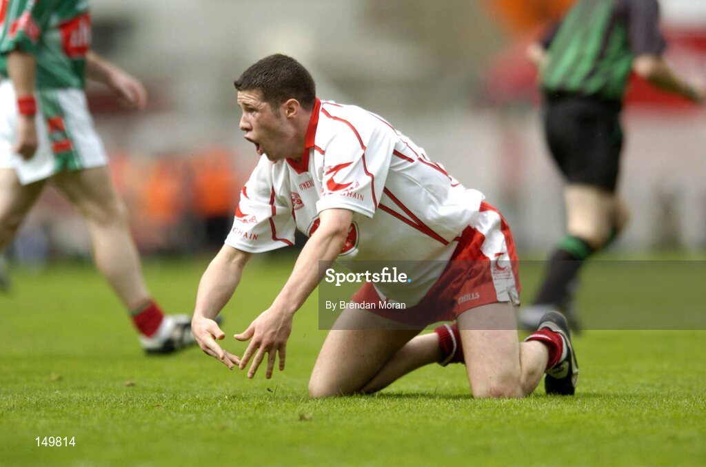 7 August 2004; Sean Cavanagh, Tyrone, makes a point to one of his team-mates during the game. Bank of Ireland All-Ireland Senior Football Championship Quarter Final, Mayo v Tyrone, Croke Park, Dublin. Picture credit; Brendan Moran / SPORTSFILE