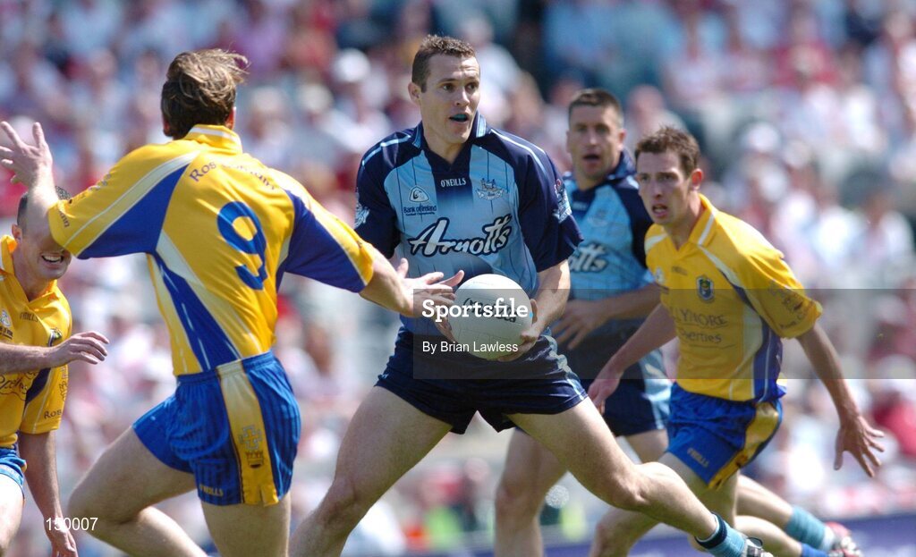 1 August 2004; Ciaran Whelan, Dublin, in action against, David Casey (9), Roscommon. Bank of Ireland All-Ireland Football Championship, Round 4, Dublin v Roscommon, Croke Park, Dublin. Picture credit; Brian Lawless / SPORTSFILE