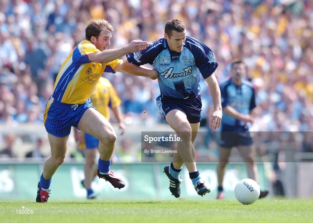 1 August 2004; Ciaran Whelan, Dublin, in action against David Casey, Roscommon. Bank of Ireland All-Ireland Football Championship, Round 4, Dublin v Roscommon, Croke Park, Dublin. Picture credit; Brian Lawless / SPORTSFILE