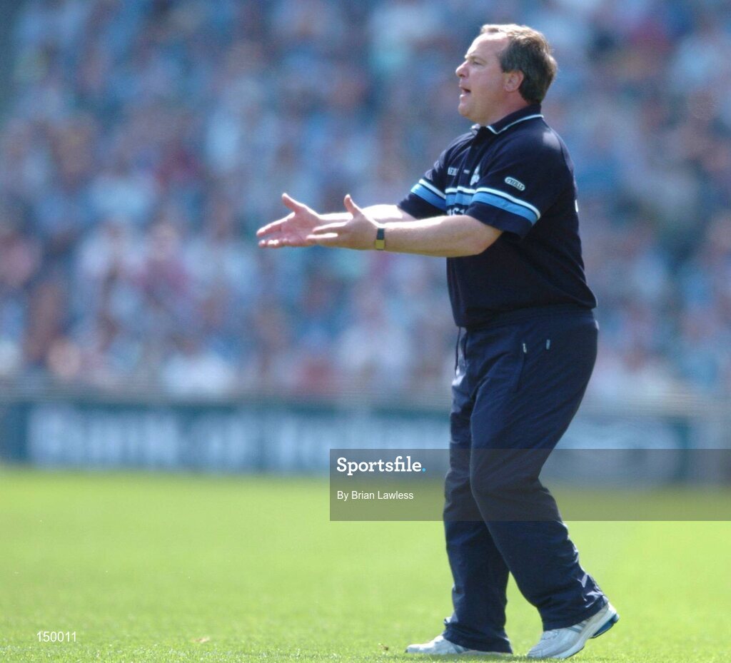 1 August 2004; Dublin manager Tommy Lyons issues instructions during the match. Bank of Ireland All-Ireland Football Championship, Round 4, Dublin v Roscommon, Croke Park, Dublin. Picture credit; Brian Lawless / SPORTSFILE