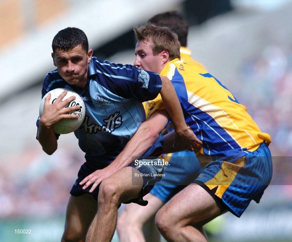 1 August 2004; Alan Brogan, Dublin, in action against Michael Ryan, Roscommon. Bank of Ireland All-Ireland Football Championship, Round 4, Dublin v Roscommon, Croke Park, Dublin. Picture credit; Brian Lawless / SPORTSFILE