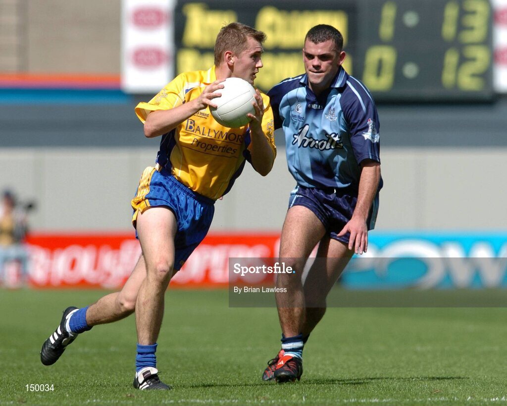 1 August 2004; Gary Cox, Roscommon, in action against Paul Casey, Dublin. Bank of Ireland All-Ireland Football Championship, Round 4, Dublin v Roscommon, Croke Park, Dublin. Picture credit; Brian Lawless / SPORTSFILE