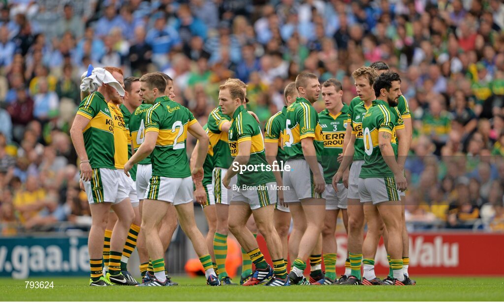 1 September 2013; The Kerry team disperse from a huddle before the game. GAA Football All-Ireland Senior Championship, Semi-Final, Dublin v Kerry, Croke Park, Dublin. Picture credit: Brendan Moran / SPORTSFILE