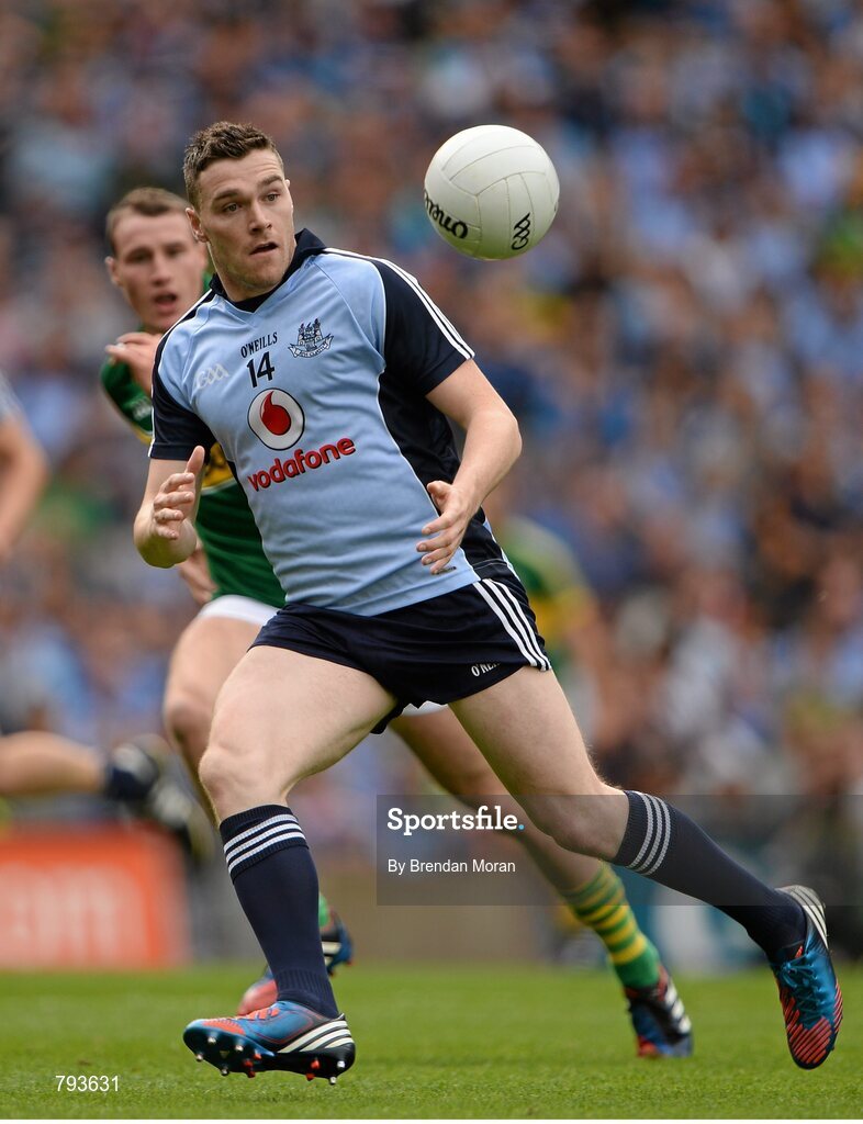 1 September 2013; Paddy Andrews, Dublin, in action against Mark Griffin, Kerry. GAA Football All-Ireland Senior Championship, Semi-Final, Dublin v Kerry, Croke Park, Dublin. Picture credit: Brendan Moran / SPORTSFILE