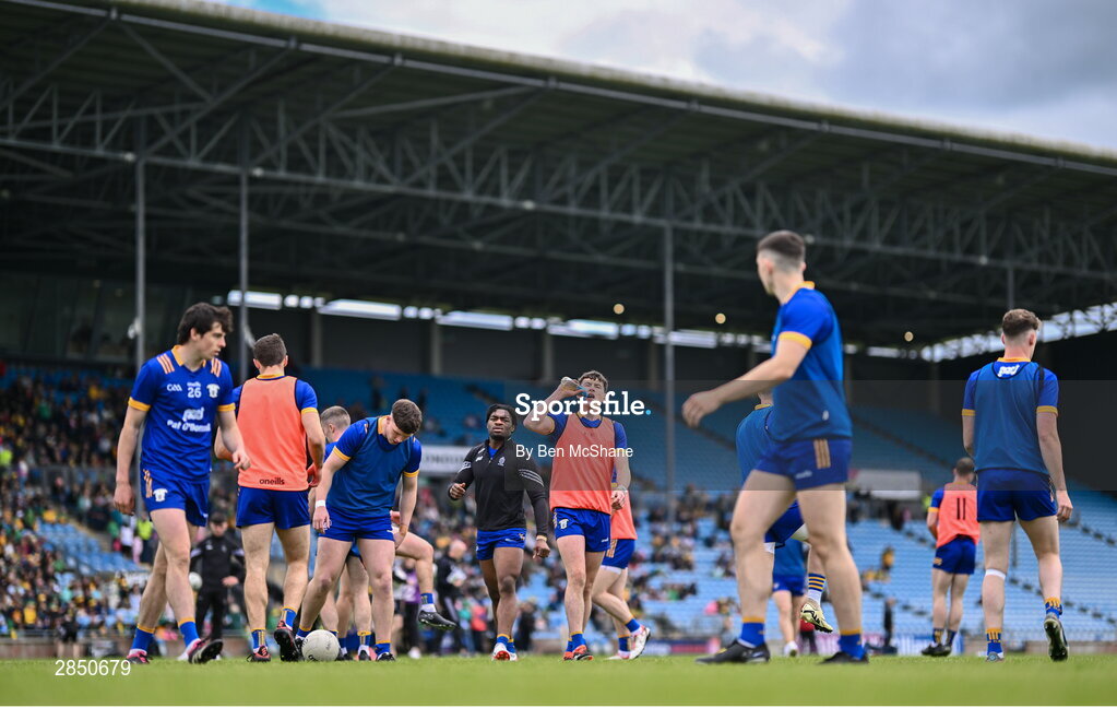 15 June 2024; Clare players warm up before the GAA Football All-Ireland Senior Championship Round 3 match between Clare and Donegal at Hastings Insurance MacHale Park in Castlebar, Mayo. Photo by Ben McShane/Sportsfile
