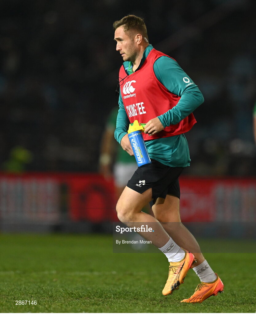 6 July 2024; Jordan Larmour of Ireland acting as water carrier during the first test between South Africa and Ireland at Loftus Versfeld Stadium in Pretoria, South Africa. Photo by Brendan Moran/Sportsfile