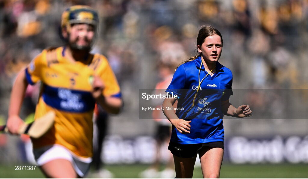 6 July 2024; Referee Emma Ní Leannáin-Bhreathnach, Gaelscoil Osraí, Bóthar Uachtar Rátha, Cill Chainnaigh during the GAA INTO Cumann na mBunscol Respect Exhibition Go Games at the GAA Hurling All-Ireland Senior Championship semi-final match between Kilkenny and Clare at Croke Park in Dublin. Photo by Piaras Ó Mídheach/Sportsfile