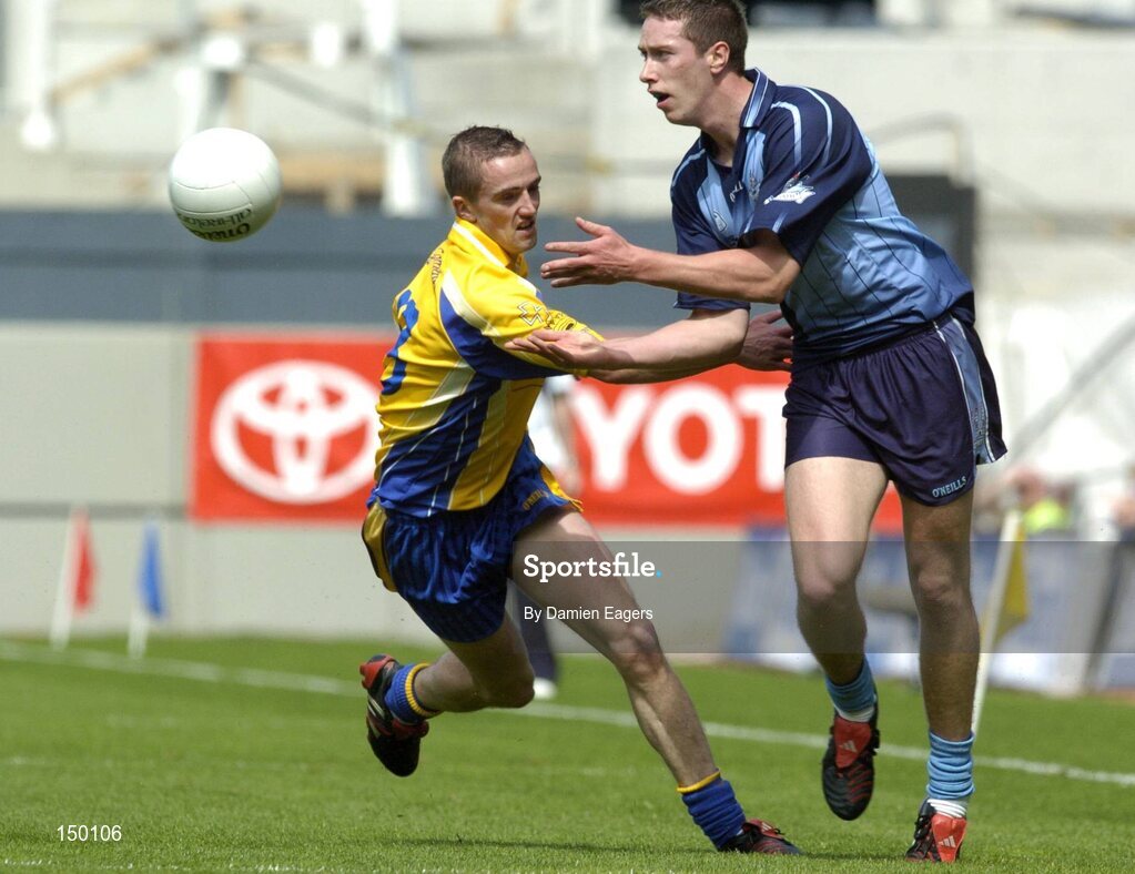 1 August 2004; Barry Cahill, Dublin, in action against Jonathon Dunning, Roscommon. Bank of Ireland All-Ireland Football Championship, Round 4, Dublin v Roscommon, Croke Park, Dublin. Picture credit; Damien Eagers / SPORTSFILE