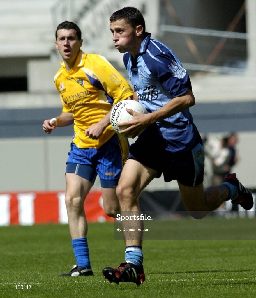 1 August 2004; Alan Brogan, Dublin, races throught the Roscommon defence. Bank of Ireland All-Ireland Football Championship, Round 4, Dublin v Roscommon, Croke Park, Dublin. Picture credit; Damien Eagers / SPORTSFILE