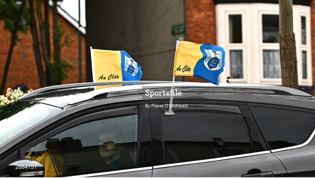 21 July 2024; Flags flying on a Clare supporter's car near the ground before the GAA Hurling All-Ireland Senior Championship Final between Clare and Cork at Croke Park in Dublin. Photo by Piaras Ó Mídheach/Sportsfile