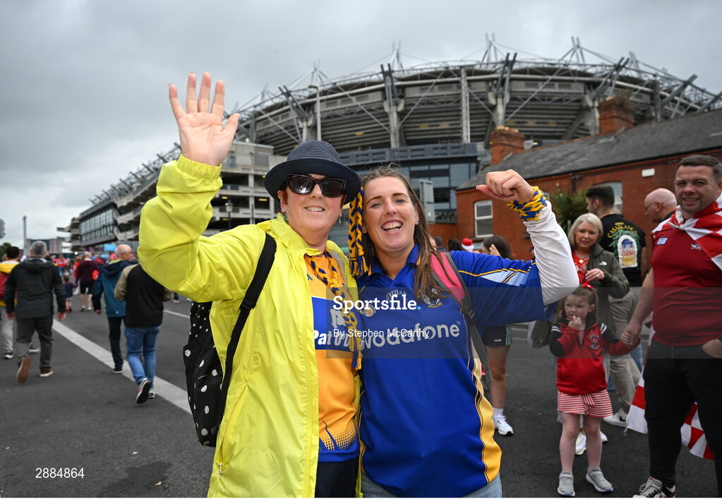 21 July 2024; Nuala and Emer McKenna, from West Clare, before the GAA Hurling All-Ireland Senior Championship Final between Clare and Cork at Croke Park in Dublin. Photo by Stephen McCarthy/Sportsfile