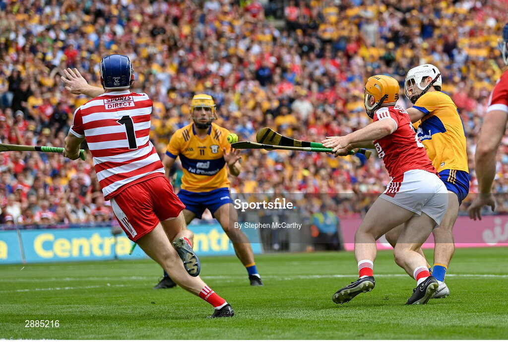 21 July 2024; Aidan McCarthy of Clare shoots to score his side's first goal during the GAA Hurling All-Ireland Senior Championship Final between Clare and Cork at Croke Park in Dublin. Photo by Stephen McCarthy/Sportsfile