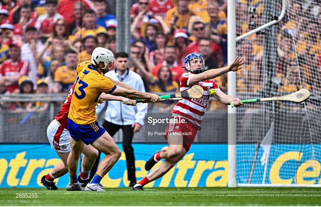21 July 2024; Aidan McCarthy of Clare scores his side's first goal past Cork goalkeeper Patrick Collins during the GAA Hurling All-Ireland Senior Championship Final between Clare and Cork at Croke Park in Dublin. Photo by Piaras Ó Mídheach/Sportsfile