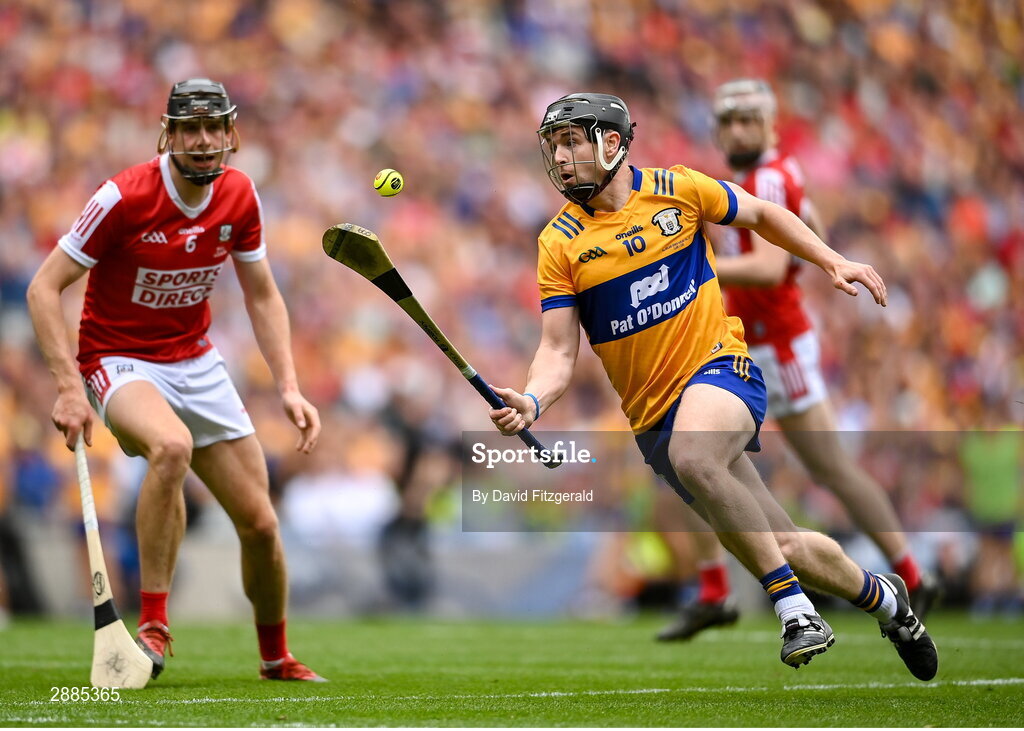 21 July 2024; Tony Kelly of Clare on his way to scoring his side's third goal during the GAA Hurling All-Ireland Senior Championship Final between Clare and Cork at Croke Park in Dublin. Photo by David Fitzgerald/Sportsfile