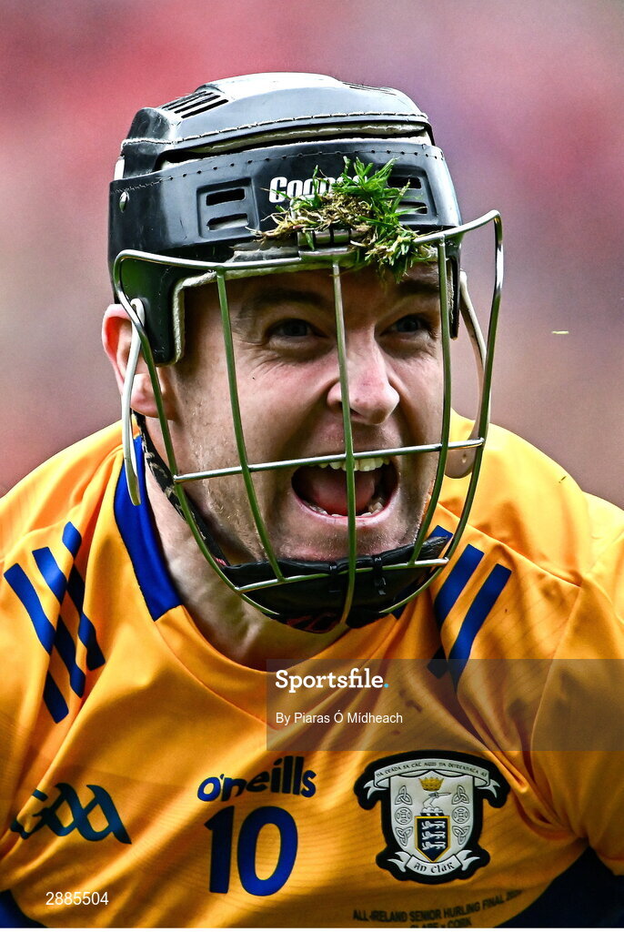 21 July 2024; Clare captain Tony Kelly celebrates, with grass stuck in his helmet, at the final whistle after his side's victory in the GAA Hurling All-Ireland Senior Championship Final between Clare and Cork at Croke Park in Dublin. Photo by Piaras Ó Mídheach/Sportsfile