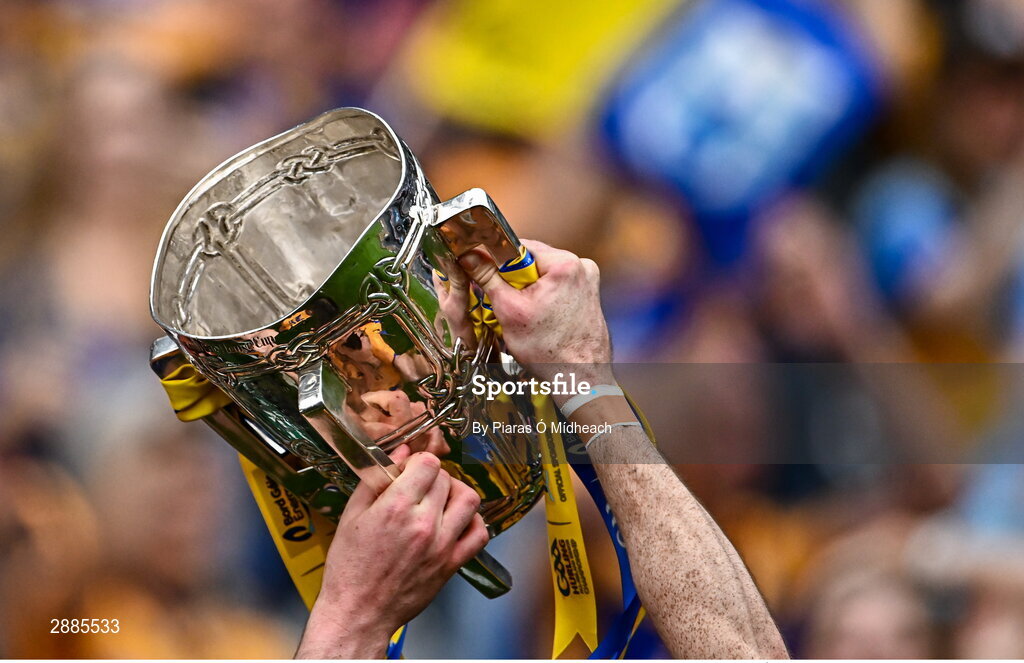21 July 2024; Clare players celebrate with the Liam MacCarthy Cup after their side's victory in the GAA Hurling All-Ireland Senior Championship Final between Clare and Cork at Croke Park in Dublin. Photo by Piaras Ó Mídheach/Sportsfile