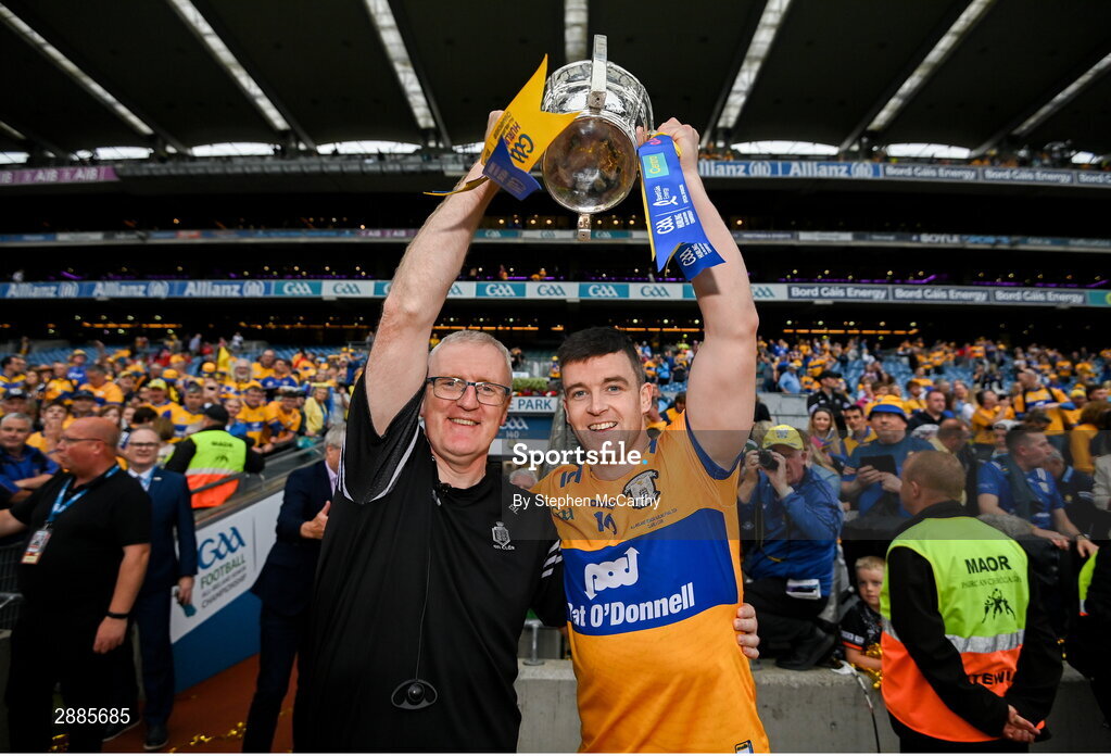 21 July 2024; Clare manager Brian Lohan and captain Tony Kelly celebrate with the Liam MacCarthy cup after the GAA Hurling All-Ireland Senior Championship Final between Clare and Cork at Croke Park in Dublin. Photo by Stephen McCarthy/Sportsfile