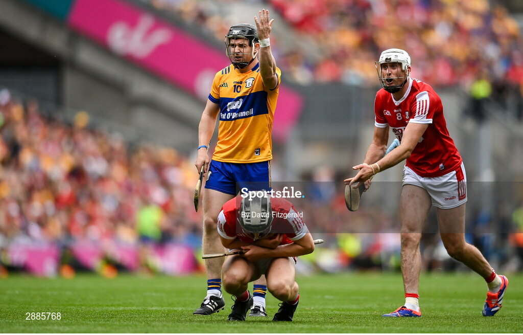 21 July 2024; Tony Kelly of Clare and Ger Mellerick of Cork tussle during the GAA Hurling All-Ireland Senior Championship Final between Clare and Cork at Croke Park in Dublin. Photo by David Fitzgerald/Sportsfile