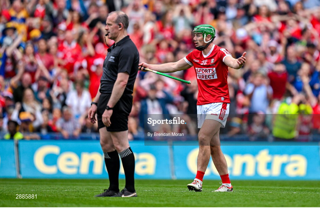 21 July 2024; Robbie O'Flynn of Cork appeals to referee Johnny Murphy after his last shot in injury time during the GAA Hurling All-Ireland Senior Championship Final between Clare and Cork at Croke Park in Dublin. Photo by Brendan Moran/Sportsfile