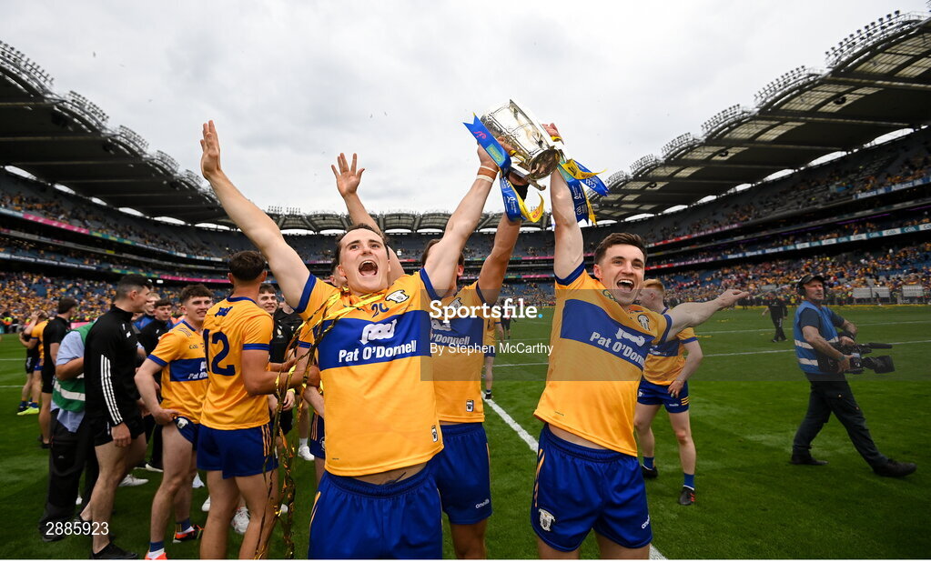21 July 2024; Darragh Lohan and Rory Hayes, right, of Clare celebrate with the Liam MacCarthy cup after the GAA Hurling All-Ireland Senior Championship Final between Clare and Cork at Croke Park in Dublin. Photo by Stephen McCarthy/Sportsfile