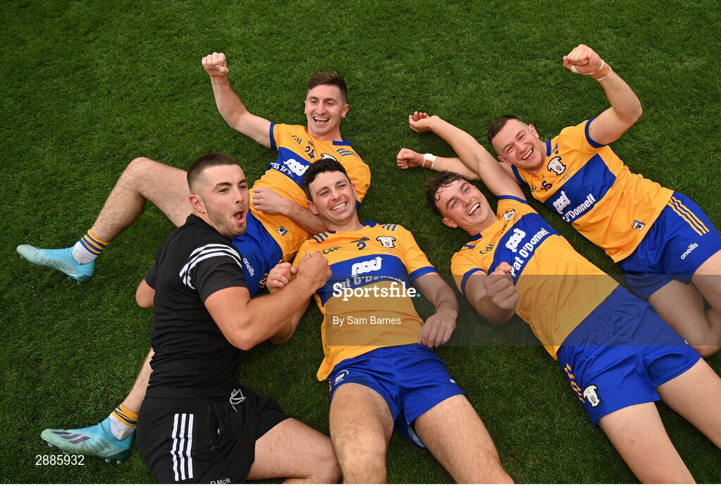 21 July 2024; Clare players celebrate after their side's victory in the GAA Hurling All-Ireland Senior Championship Final between Clare and Cork at Croke Park in Dublin. Photo by Sam Barnes/Sportsfile