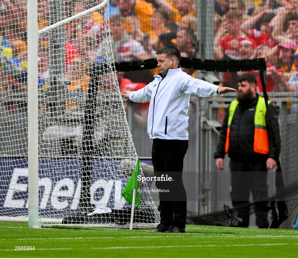 21 July 2024; Umpire Jimmy Barry Murphy waves the last shot by Robin Mounsey of Clare wide during the GAA Hurling All-Ireland Senior Championship Final between Clare and Cork at Croke Park in Dublin. Photo by Ray McManus/Sportsfile