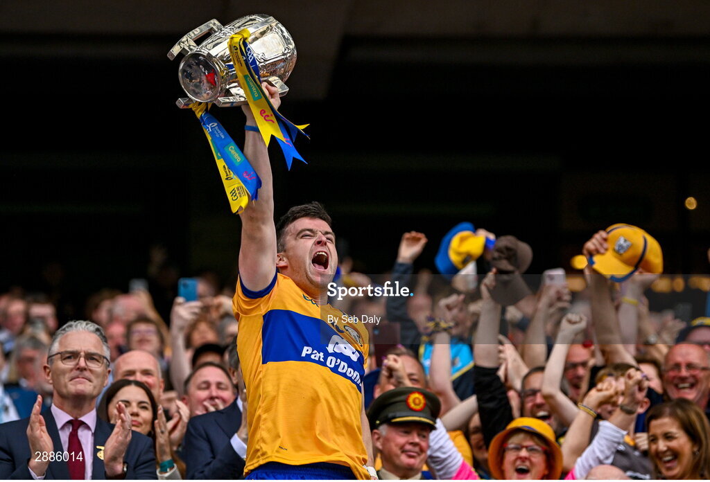 21 July 2024; Clare captain Tony Kelly lifts the Liam MacCarthy Cup after his side's victory in the GAA Hurling All-Ireland Senior Championship Final match between Clare and Cork at Croke Park in Dublin. Photo by Seb Daly/Sportsfile