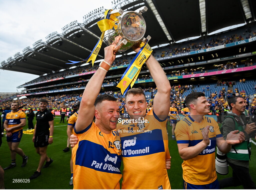 21 July 2024; David Reidy, left, and Shane O'Donnell of Clare celebrate with the Liam MacCarthy cup after the GAA Hurling All-Ireland Senior Championship Final between Clare and Cork at Croke Park in Dublin. Photo by Stephen McCarthy/Sportsfile